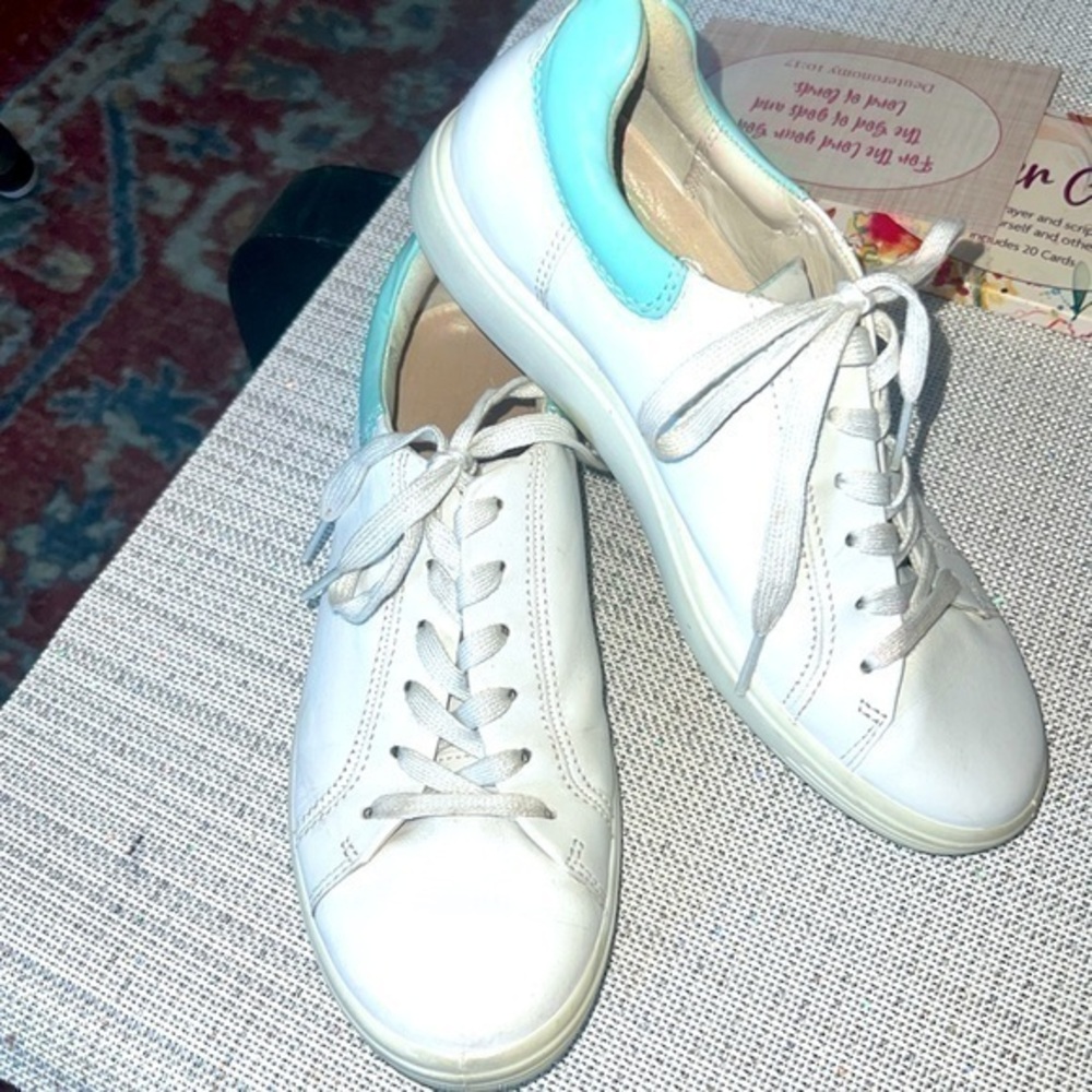 Ecco sneakers, Soft leather  7 Sneaker Size EUR39 white& Tiffany green